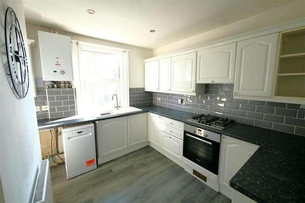 Kingsland Road, Broadwater, BN14 - Photo 1