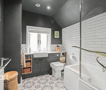 2 bedroom end of terrace house to rent - Photo 3