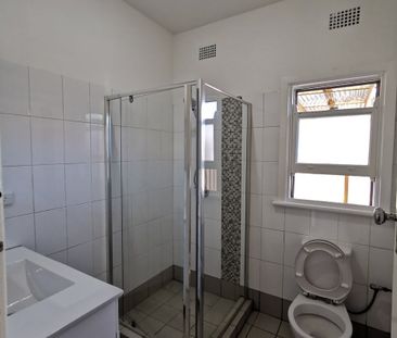 Spacious 3 bedroom house! - Photo 3