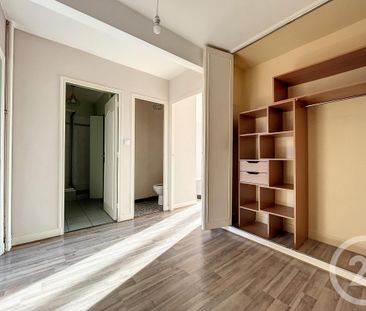 Location Appartement 3 pièces 66m² TROYES 10000 - Photo 2