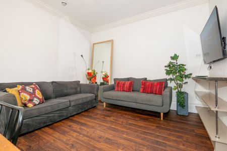 6 bedroom end of terrace house to rent - Photo 4