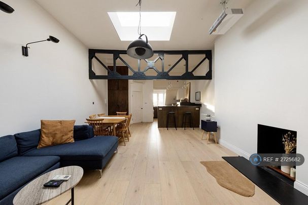 2 bedroom maisonette to rent - Photo 1