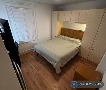 1 bedroom in a house share to rent - Photo 6