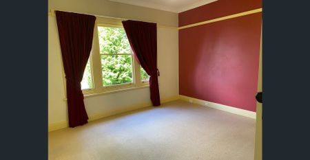 BEAUTIFUL SUNNY FAMILY HOME IN MOUNT STUART - Photo 2