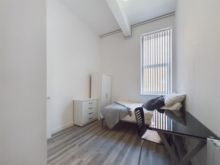 Market Place, Loughborough - INC BILLS OPTION - Photo 2