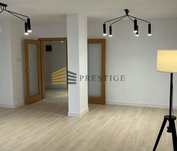 Warszawa, Śródmieście, Grzybowska – zdjęcie 2