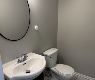 For Lease - 25H Banner Road, South of Baseline to Knoxdale, Ontario - Photo 2