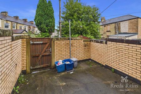 2 bedroom terraced house to rent - Photo 4