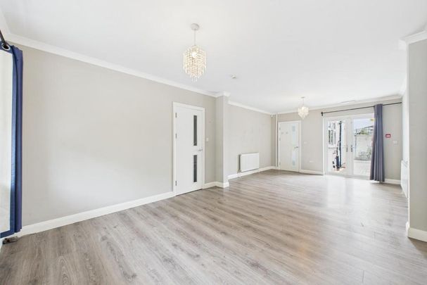 5 bedroom end of terrace house to rent - Photo 1