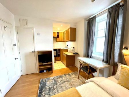 Studio to rent - Photo 2