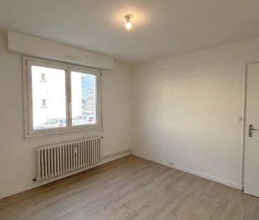 Location Appartement 3 pièces 77m² - Photo 4