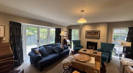 Spacious Living in a Sought-After Location - Photo 2