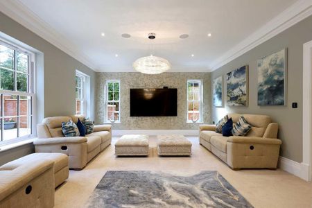 5 bedroom detached house to rent - Photo 3