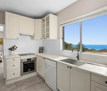 Sunlit Coastal Haven with Spectacular Ocean Views - Photo 3