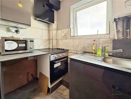 2 bedroom flat to rent - Photo 5