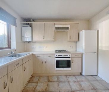 3 bedroom end of terrace house to rent - Photo 3