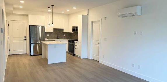 Beautiful 2 Bedroom, 2 Bathroom Apartment for Rent at King + Crescent - Photo 2