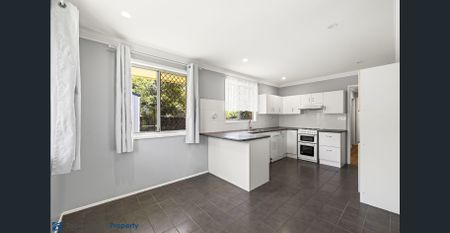 A beautifully renovated and generously sized 3-bedroom family home, this property offers an exceptional blend of charm, space, and modern comfort! - Photo 5