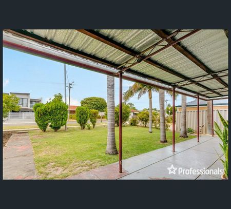3 Tonbridge Way, Thornlie, WA 6108 - Photo 3