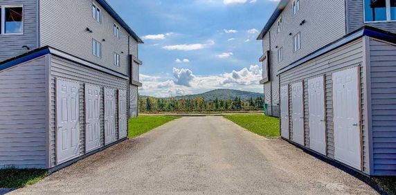 TRÈS BEAU 6 1/2 - LIBRE IMMÉDIATEMENT! - Photo 2