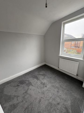 4 bedroom terraced house to rent - Photo 3