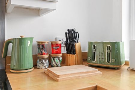 1 Bed Flat, High Point, NG7 - Photo 2