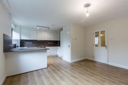 2 bedroom ground floor flat to rent - Photo 5