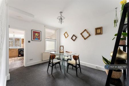 3 bedroom terraced house to rent - Photo 4