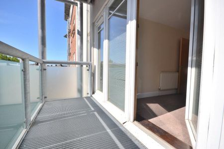 2 bedroom apartment to rent - Photo 3