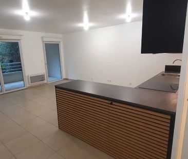 Location Appartement 3 pièces 64m² MARSEILLE 6ème - Photo 6