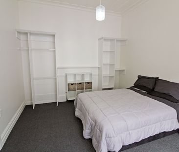 Duke Street Villa 5 bedroom or 7 bedroom - Available now! - Photo 3