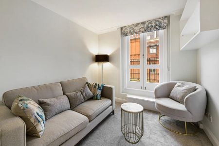 2 bedroom flat in South Kensington - Photo 3