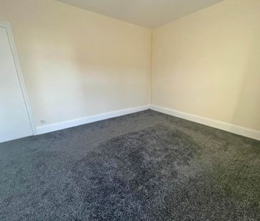 Middleton Road, Chadderton - Photo 3