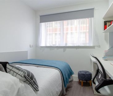 1 bedroom in a flat share to rent - Photo 5