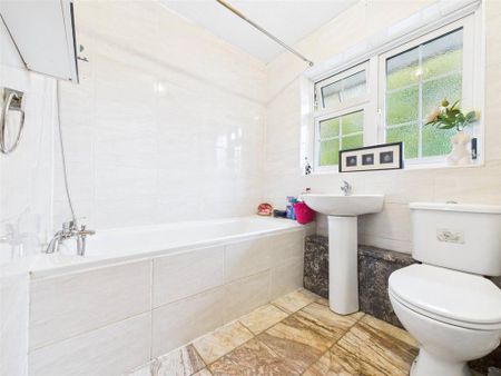 3 bedroom terraced house to rent - Photo 4