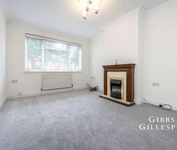 Lloyd Court, Pinner, HA5 - Photo 2