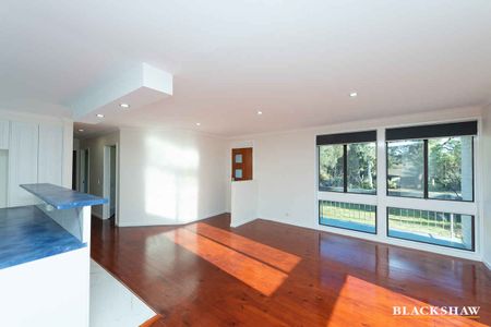 Renovated three bedroom home - Photo 5