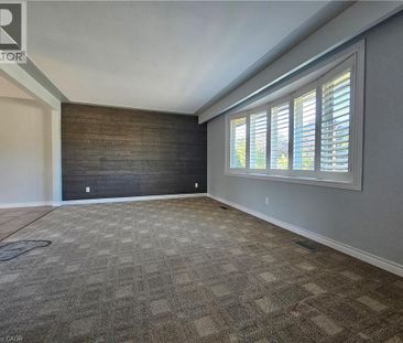 8 COVENTRY Drive, Kitchener, Ontario, N2A1N3 - Photo 2