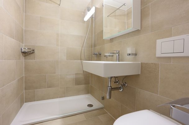 Sonnige 3,5-Zimmer-Dachwohnung Nähe der Langen Erlen - Photo 1