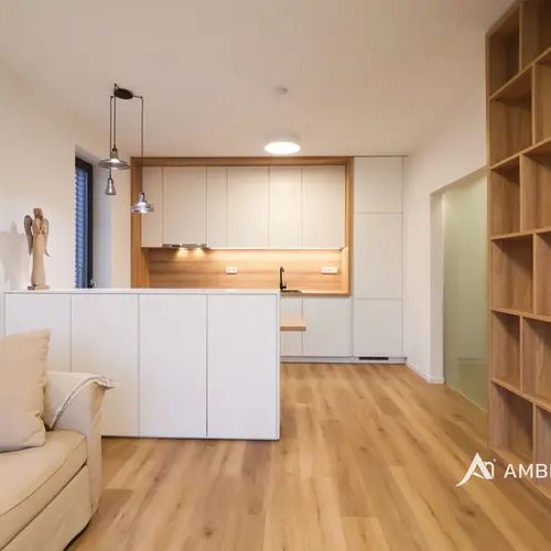 Pronájem nadstandardního vybaveného bytu 3+kk s balkónem a možností parkování přímo u domu - Photo 1