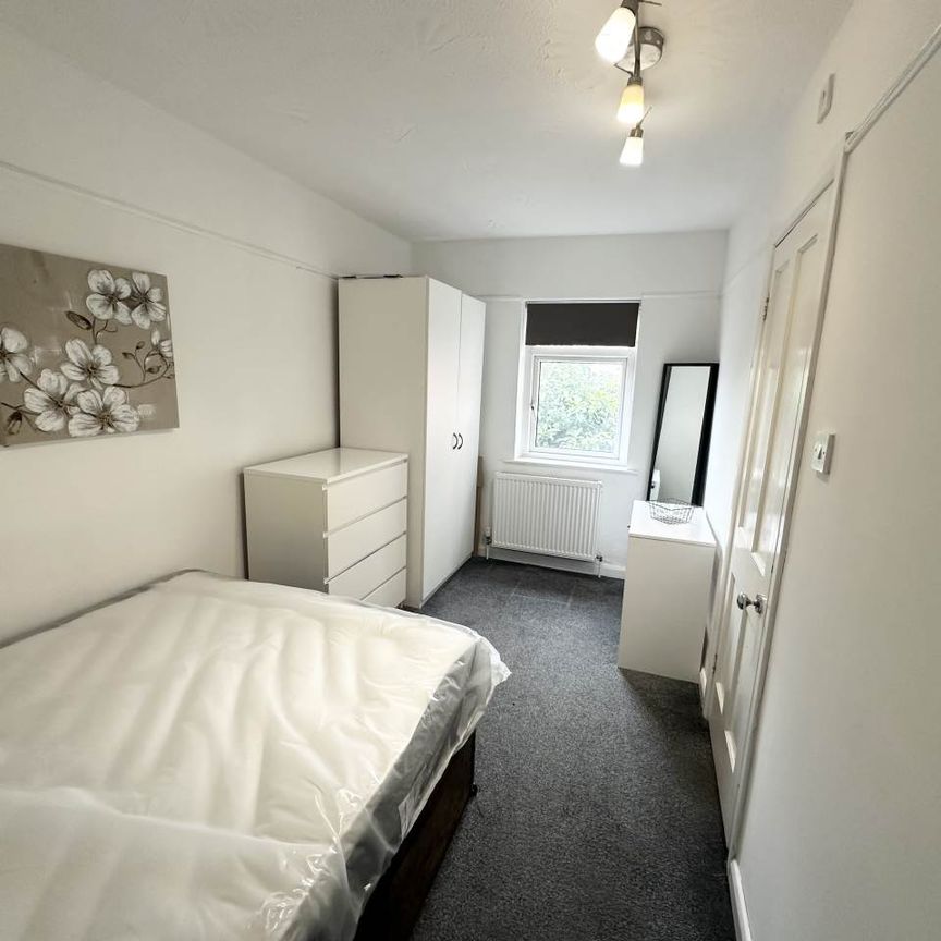 Burley Road (Room 4), Burley, Leeds - Photo 1