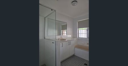 Big Ceilings, Fresh Feels & Location Goals – Welcome to 92 Nemira Street, Carseldine! - Photo 4