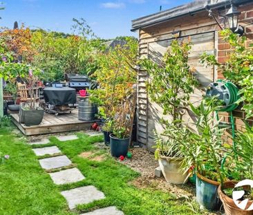 3 bedroom semi-detached house to rent - Photo 5