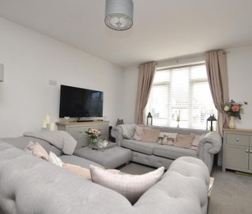 3 bedroom end of terrace house to rent - Photo 3