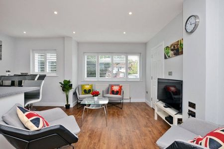 Oriental Road, Woking, Surrey, GU22 7AL - Photo 2