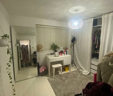 2 Bed Semi-Detached House, Tenbury Close, M6 - Photo 5