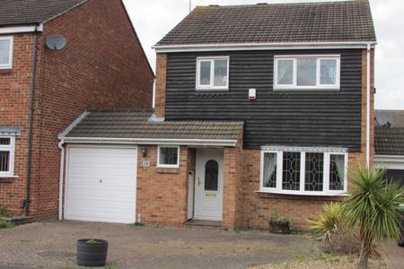 3 bedroom detached house to rent - Photo 4