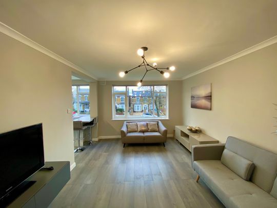2 Bed Flat, Croydon Road, SE20 - Photo 1