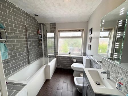 3 bedroom terraced house to rent - Photo 5