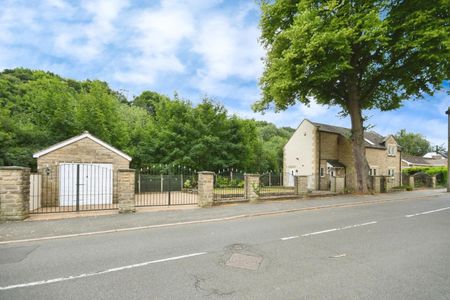 3 bedroom House To Let - Photo 2